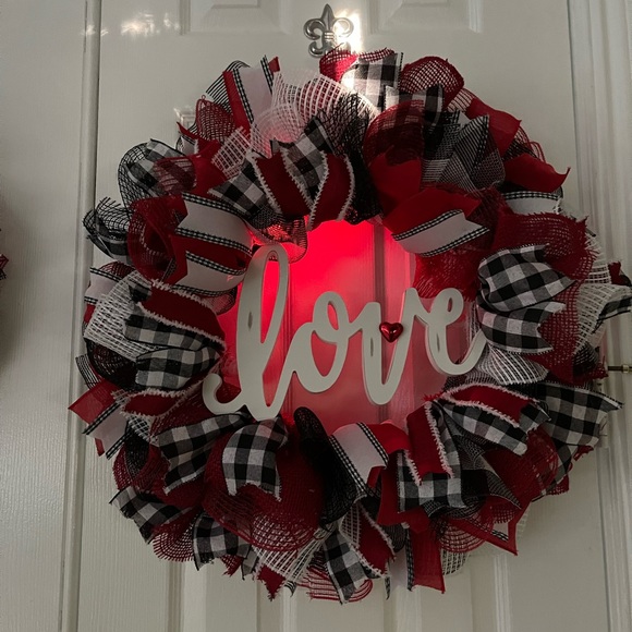Valentine’s Day “LOVE” wreath - Valentine’s Day Decor. Valentines Day - Picture 5 of 7